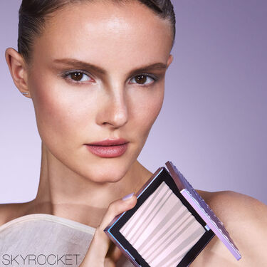 AURA ILLUMINATING FACE & BODY POWDER, NARS Derni&egrave;re Chance &agrave; -40%