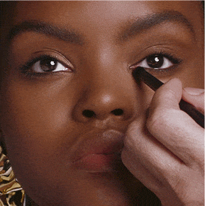 Illuminez votre regard pour les fêtes avec Stargaze Eyeshadow Palette.