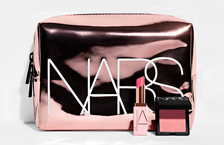 Profitez d'un Mini Afterglow Lip Balm, d'un Mini Blush ainsi que d'une pochette exclusive dès 75€ d'achat.