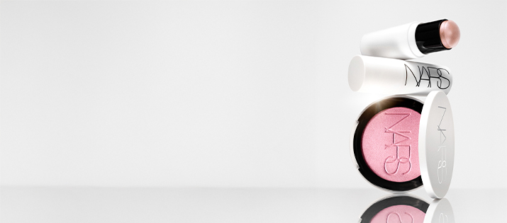 THE LIGHT REFLECTING™ LUMINIZING COLLECTION
