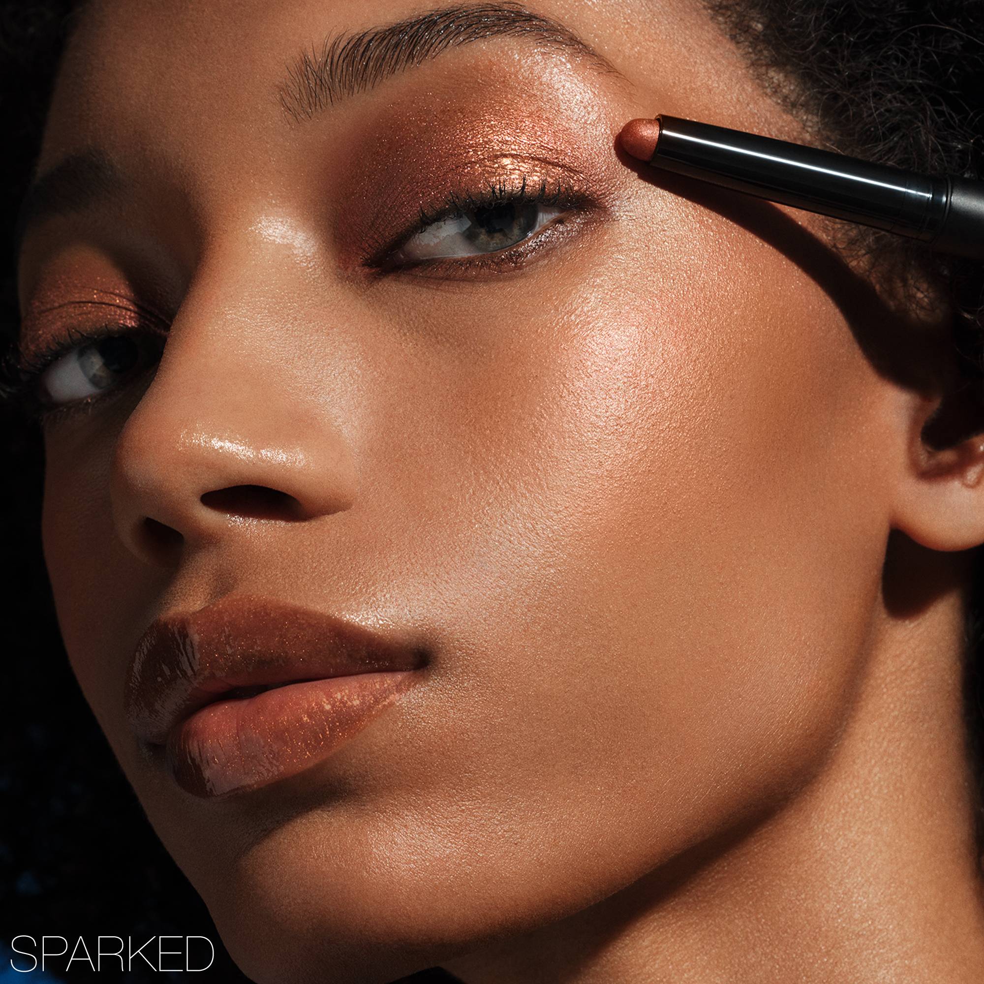 TOTAL SEDUCTION EYESHADOW STICK 